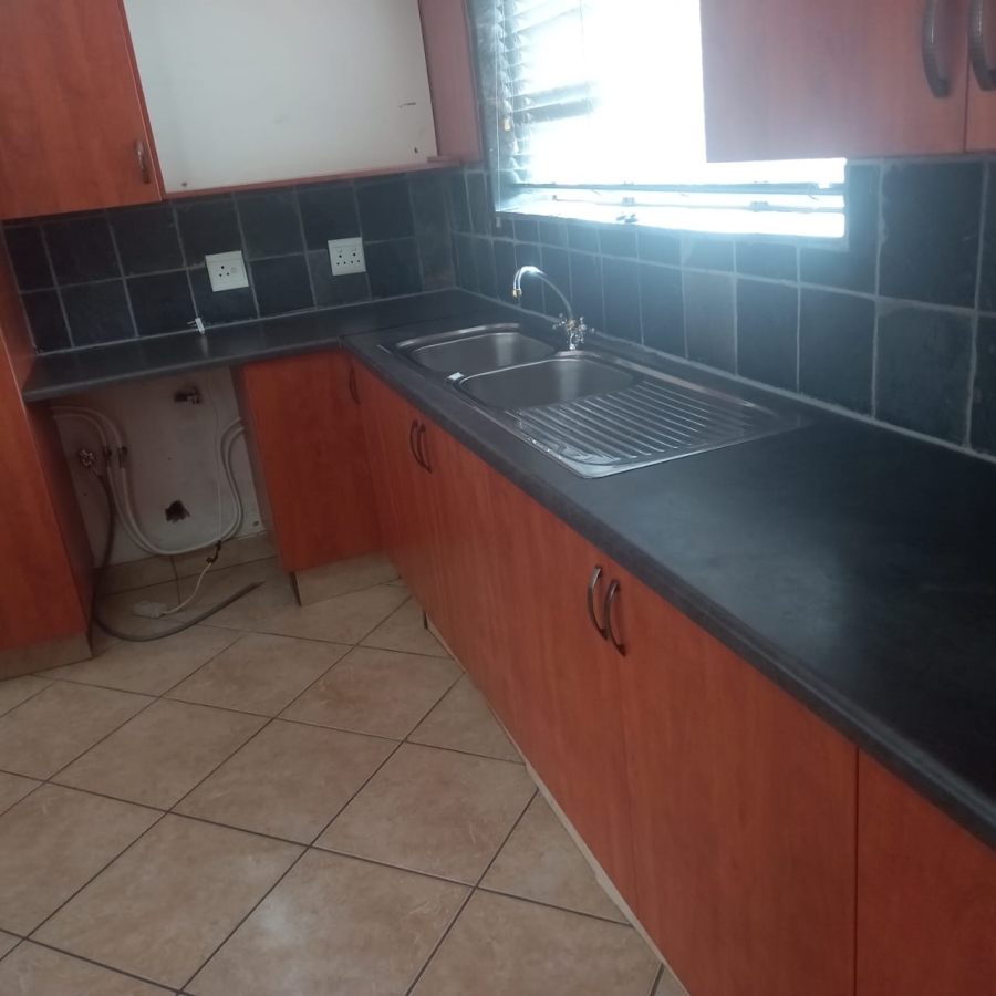 To Let 3 Bedroom Property for Rent in Reebok Western Cape